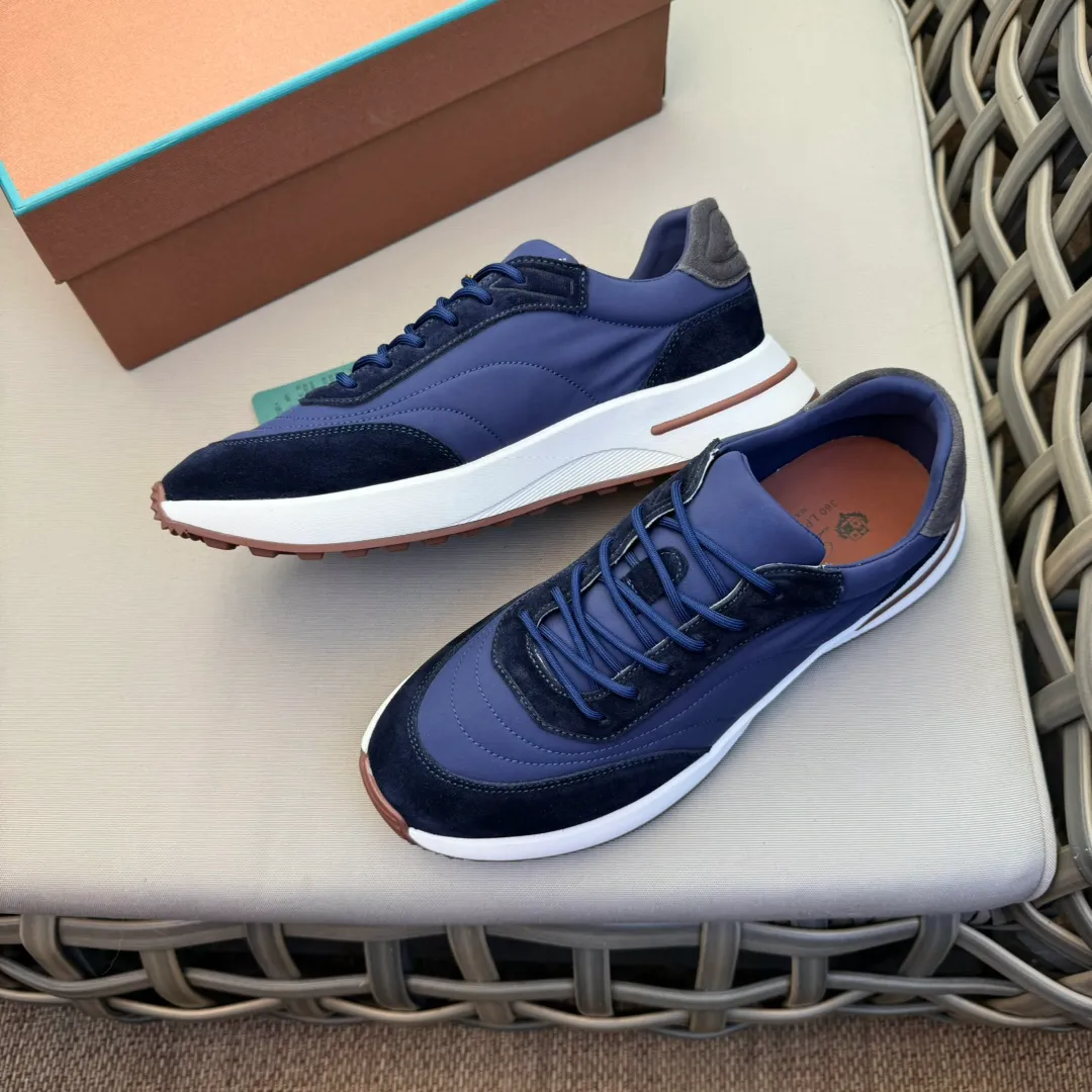 Factory price: 460💰Loro men's shoes💰iana WeekendWalk men's waterproof sports shoes! Waterproof canvas warm men's shoes, the lightest L men's shoes in history 💰jogging shoes, the upper is made of Wind microfiber with StormSystem® waterproof and windproof treatment and goatskin, which is waterproof and warm. There will be a little wrinkle on the upper, which is normal because the waterproof fabric is very soft and the exquisite carving is very challenging. Craftsmanship and lathe workmanship, the lining is made of cloth for a warmer and more comfortable fit, and the Kummel-colored rubber outsole is made of lightweight material: this structure ensures proper weight distribution during walking, improves shock absorption and rebound, enhances grip and stability, and the eyelets and upper back of the shoe are embellished with light and very comfortable shoes! Packed in the original box at the counter, multiple colors available! Size: 39-40-41-42-43-44 45 standard leather shoe size